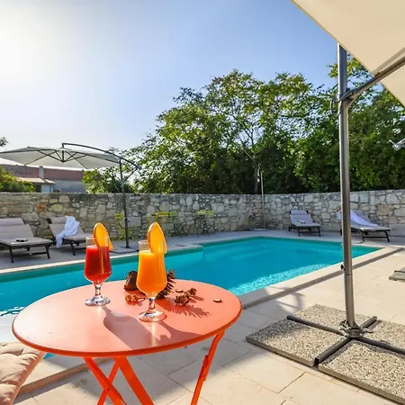 Sole Villa *